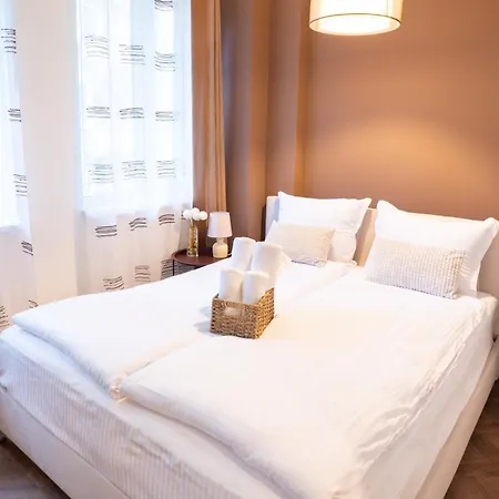 アパート Seaside Estate - Cozy And Romantic - Public Parking Nearby ヴァルナ